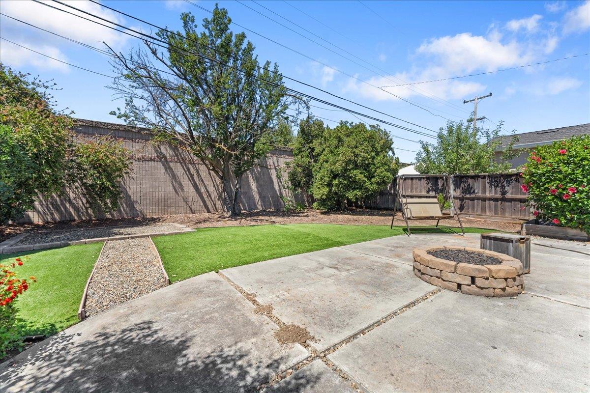 Detail Gallery Image 19 of 19 For 1105 Kentwood Ave, Cupertino,  CA 95014 - 3 Beds | 2/1 Baths