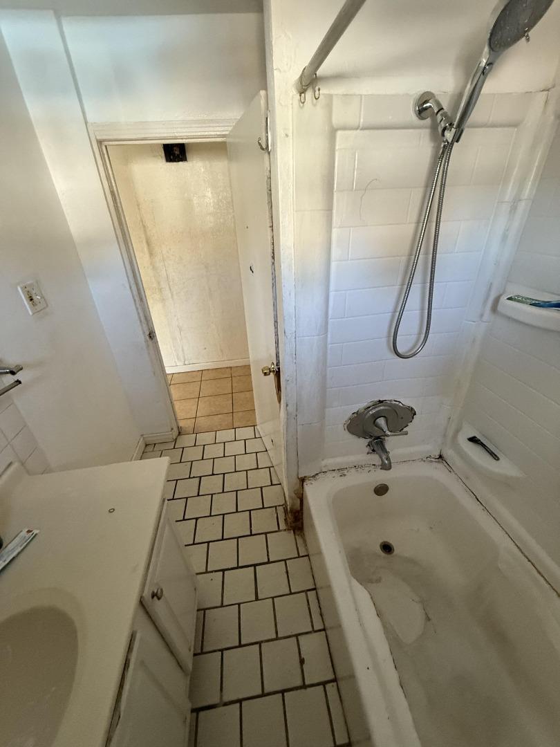 Detail Gallery Image 15 of 26 For 1125 Garden St, East Palo Alto,  CA 94303 - 3 Beds | 2 Baths