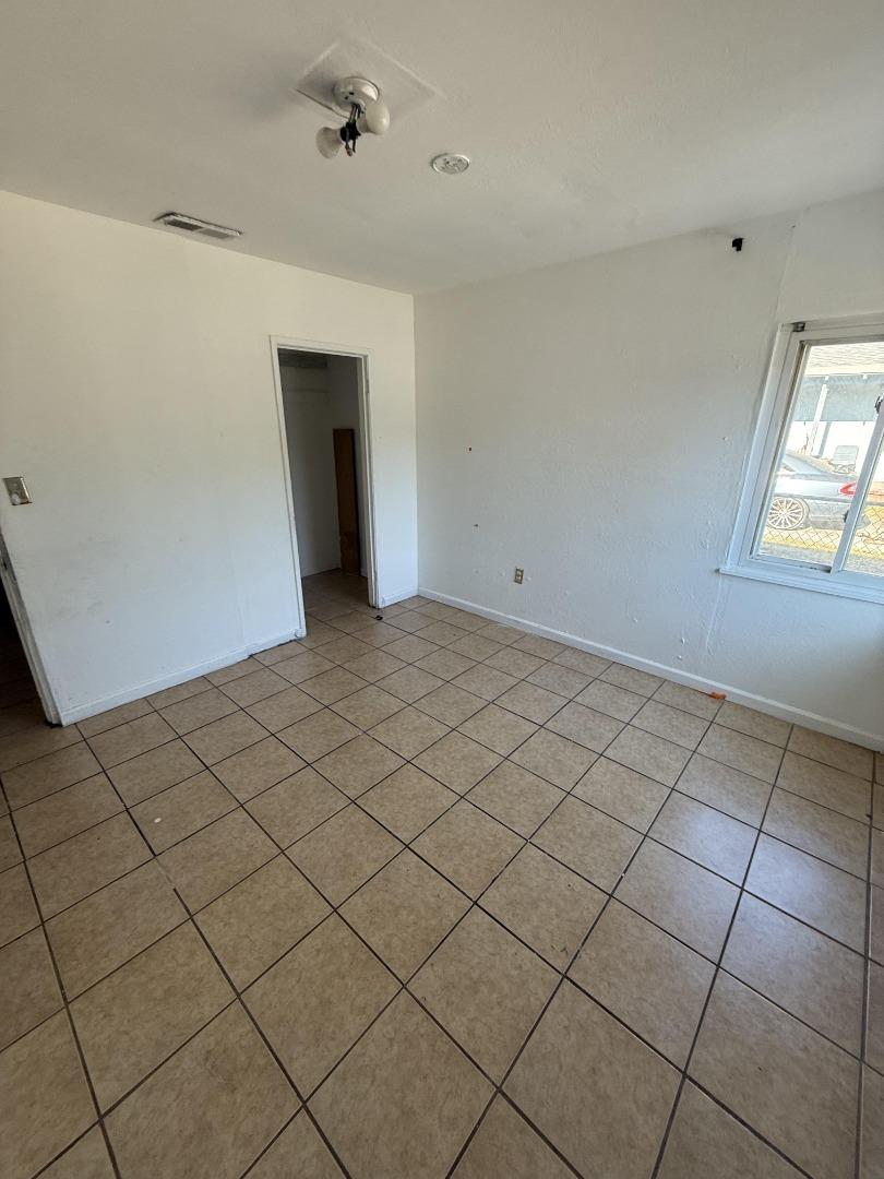 Detail Gallery Image 18 of 26 For 1125 Garden St, East Palo Alto,  CA 94303 - 3 Beds | 2 Baths