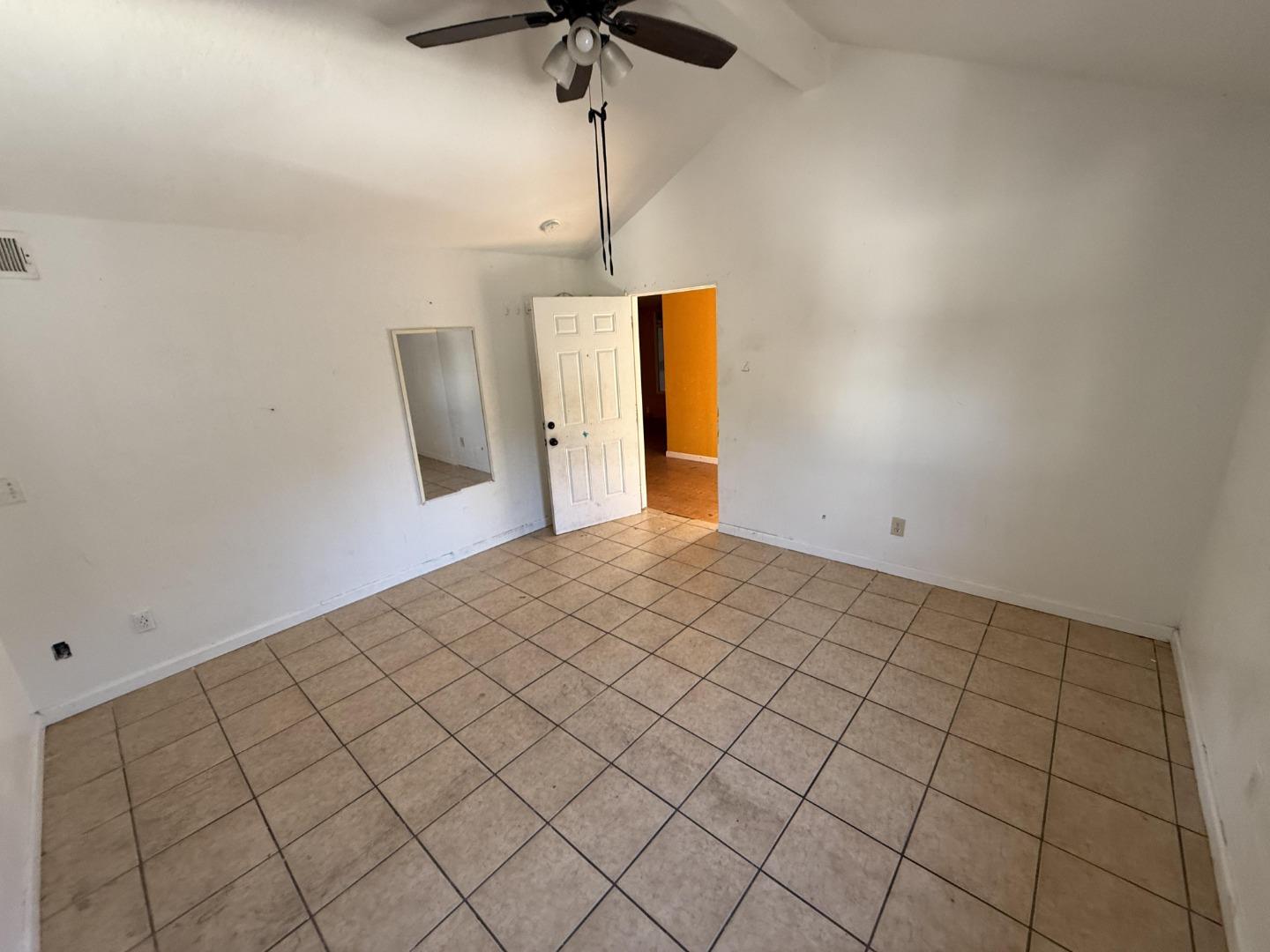 Detail Gallery Image 4 of 26 For 1125 Garden St, East Palo Alto,  CA 94303 - 3 Beds | 2 Baths