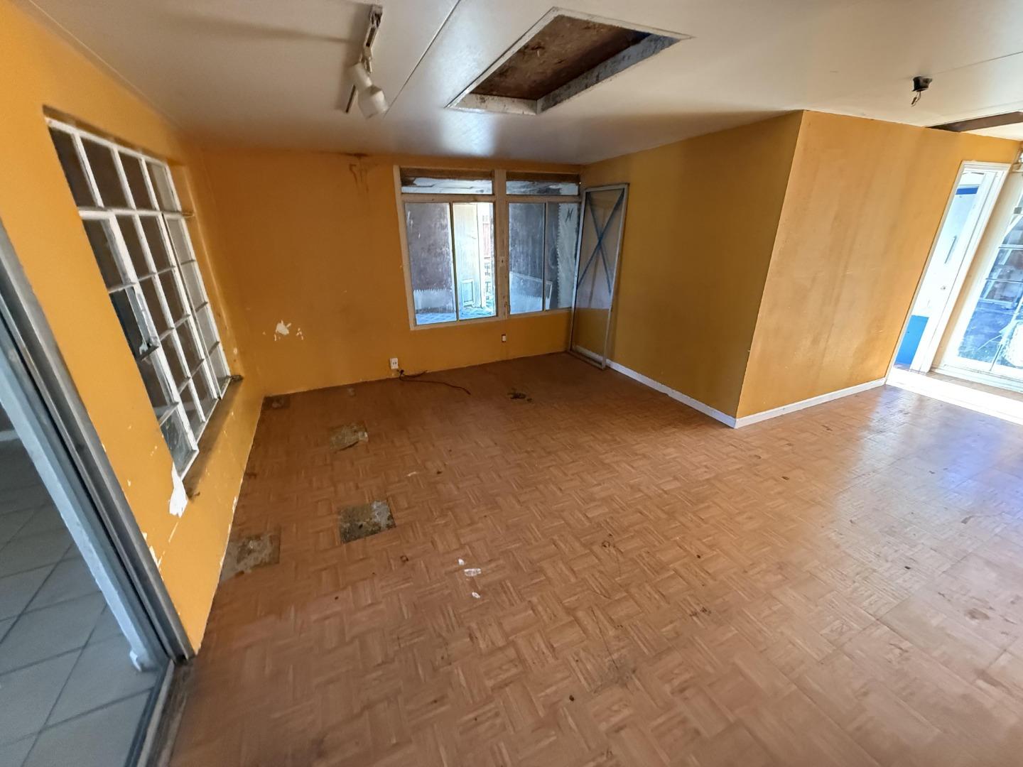 Detail Gallery Image 7 of 26 For 1125 Garden St, East Palo Alto,  CA 94303 - 3 Beds | 2 Baths