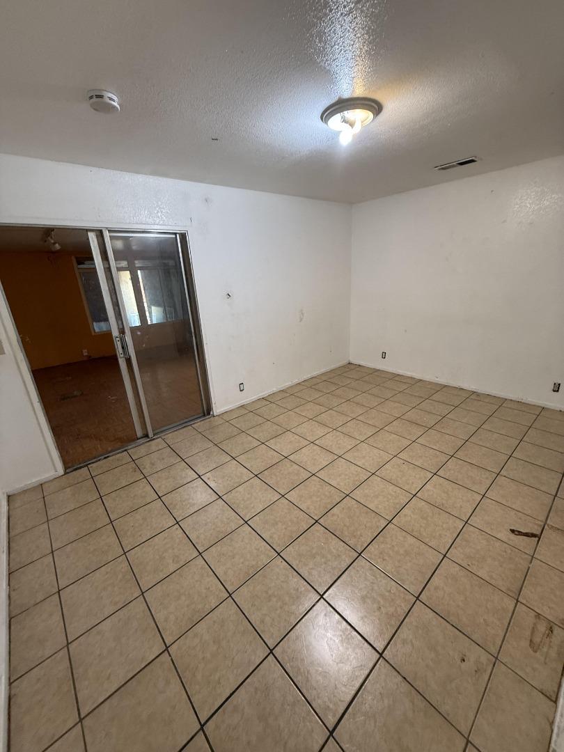 Detail Gallery Image 9 of 26 For 1125 Garden St, East Palo Alto,  CA 94303 - 3 Beds | 2 Baths