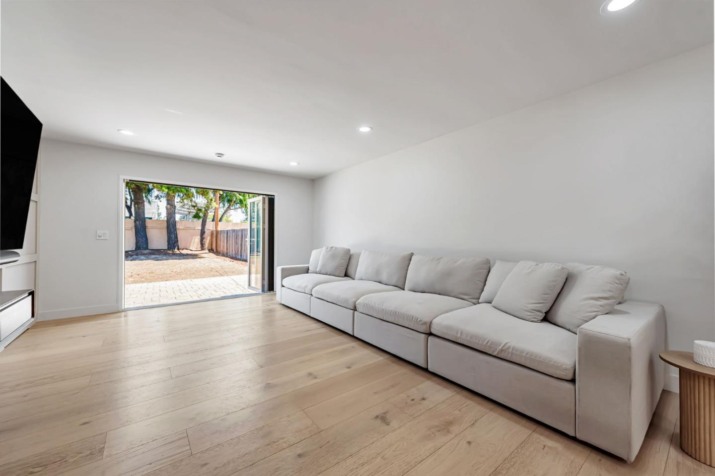 Detail Gallery Image 13 of 59 For 890 Wainwright Dr, San Jose,  CA 95128 - 4 Beds | 2 Baths