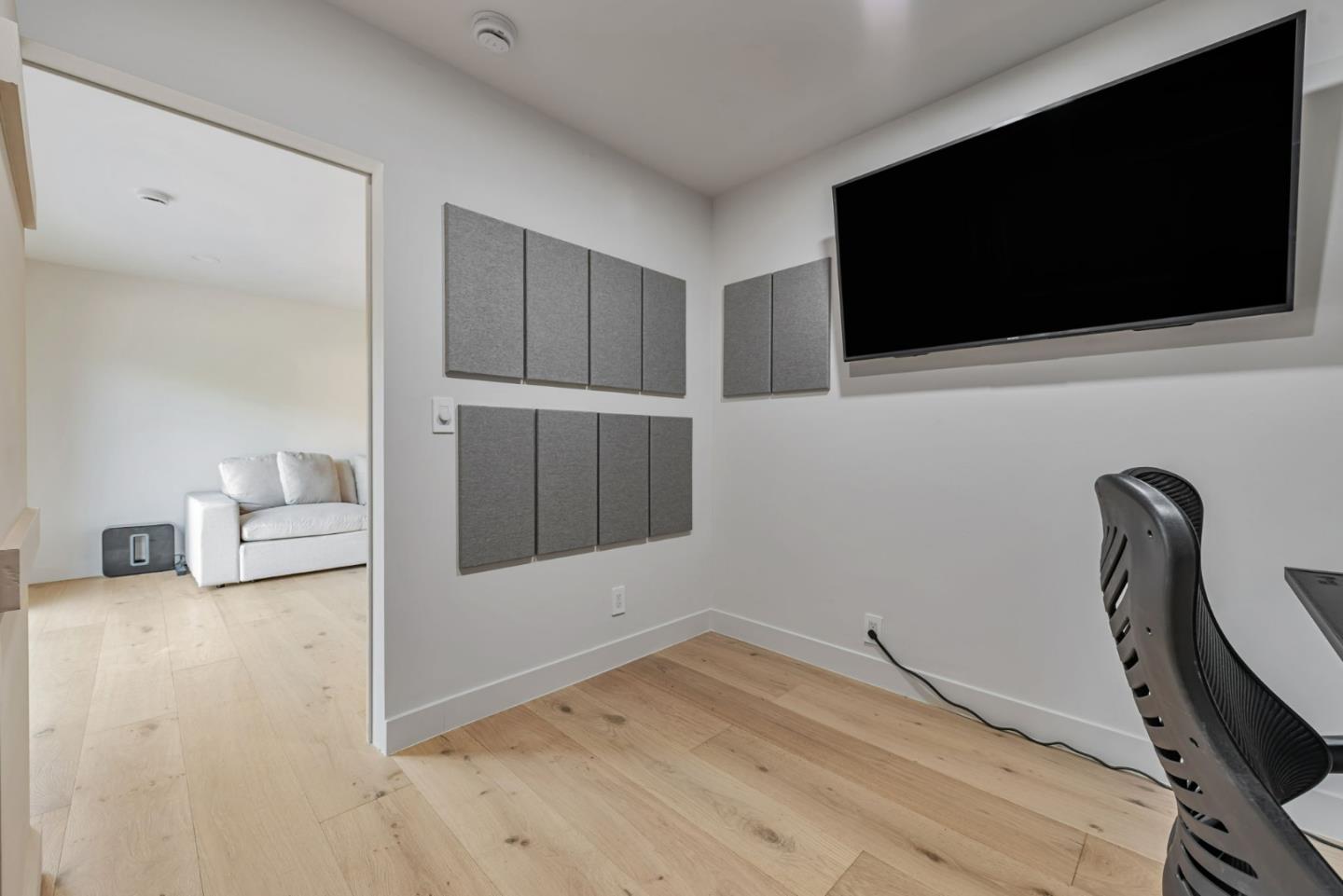 Detail Gallery Image 29 of 59 For 890 Wainwright Dr, San Jose,  CA 95128 - 4 Beds | 2 Baths