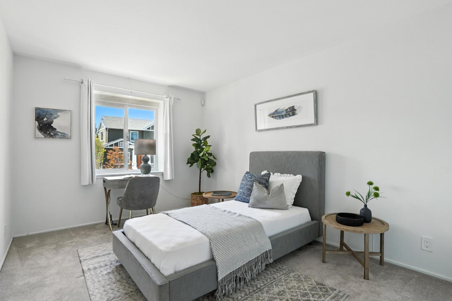 Detail Gallery Image 14 of 60 For 946 Laguna Ave, Burlingame,  CA 94010 - 6 Beds | 2/2 Baths