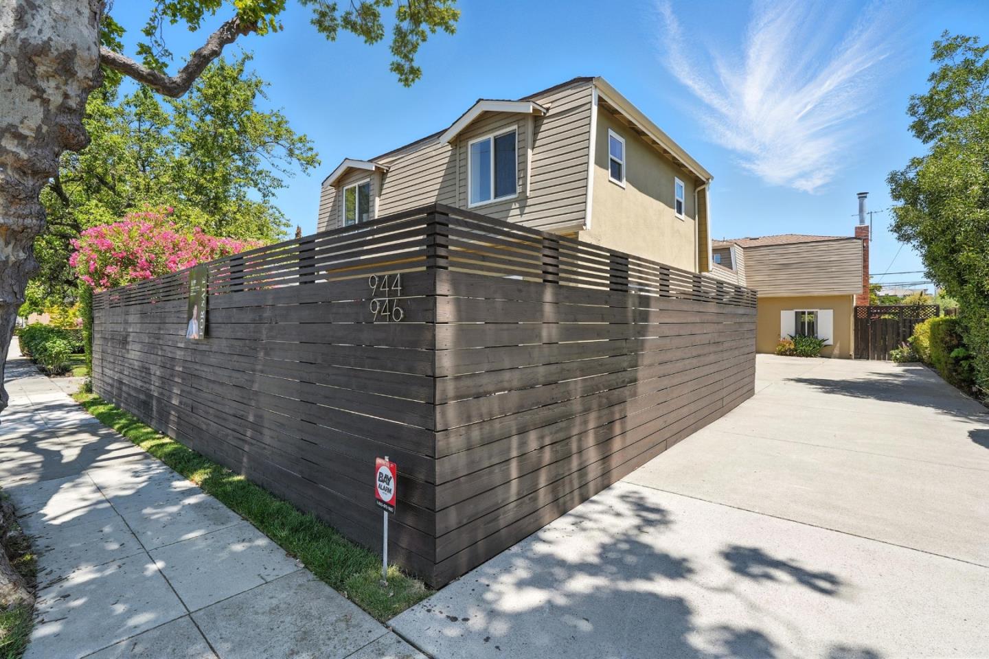 Detail Gallery Image 2 of 60 For 946 Laguna Ave, Burlingame,  CA 94010 - 6 Beds | 2/2 Baths