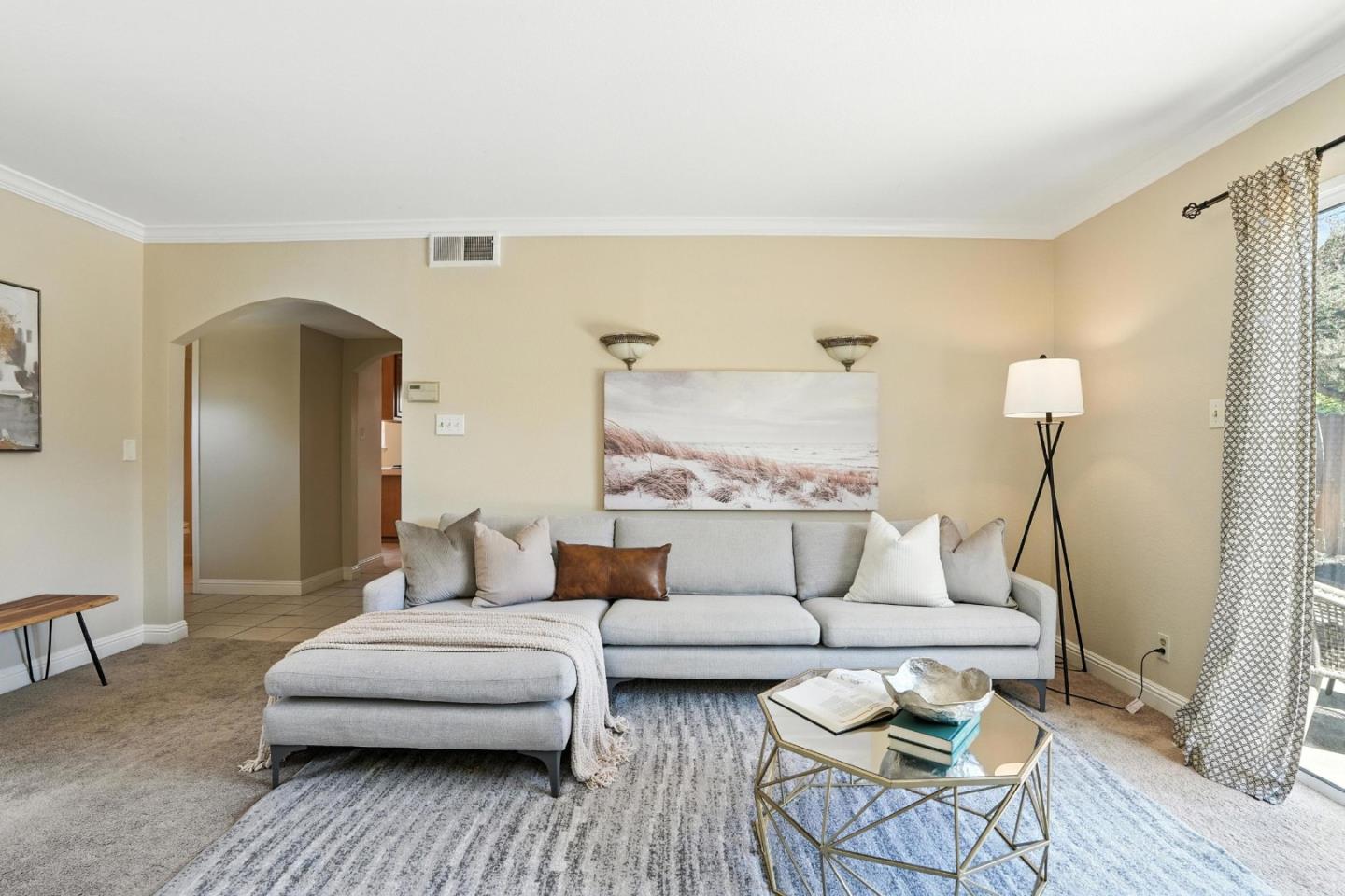 Detail Gallery Image 31 of 60 For 946 Laguna Ave, Burlingame,  CA 94010 - 6 Beds | 2/2 Baths