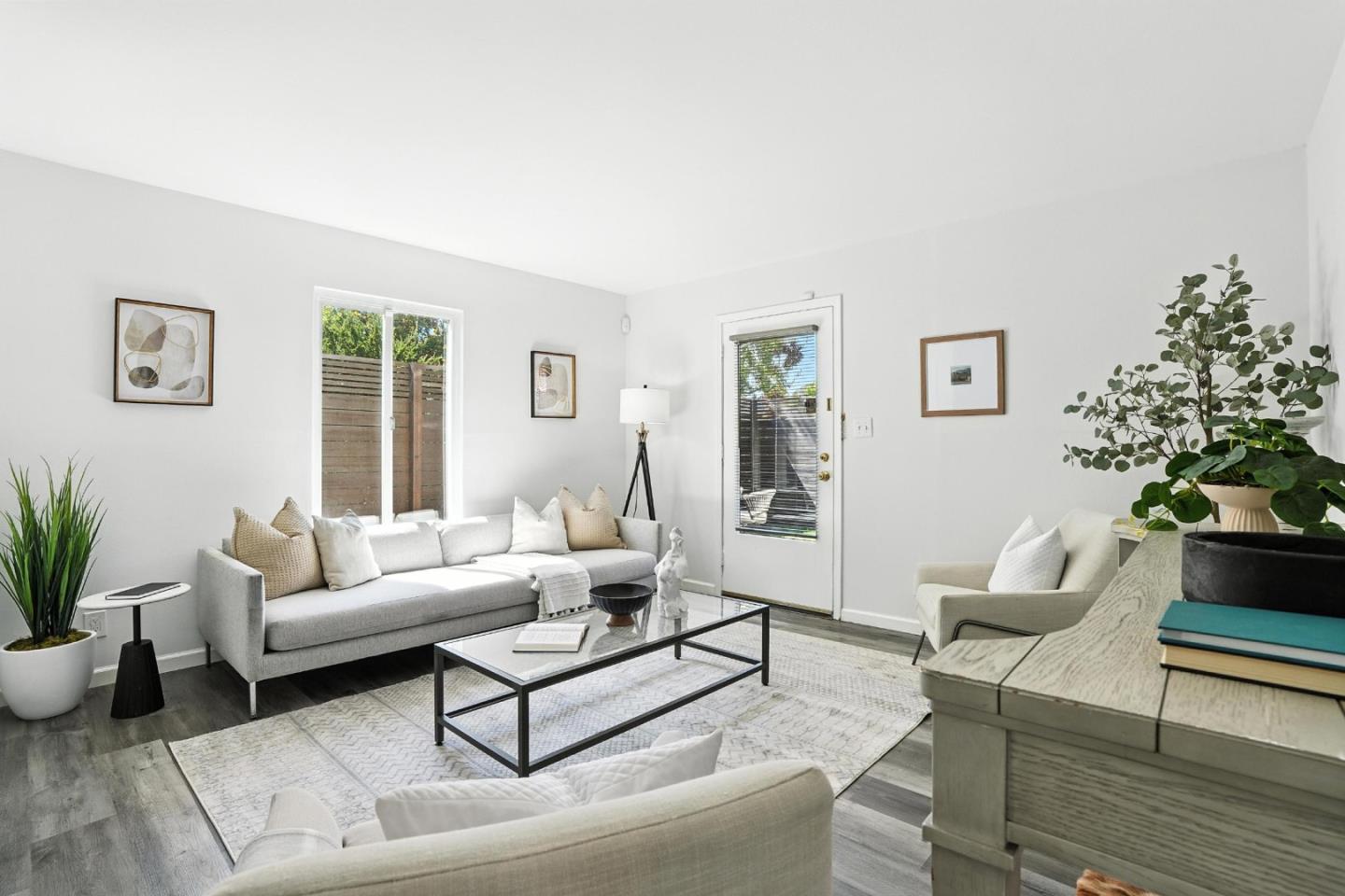 Detail Gallery Image 5 of 60 For 946 Laguna Ave, Burlingame,  CA 94010 - 6 Beds | 2/2 Baths