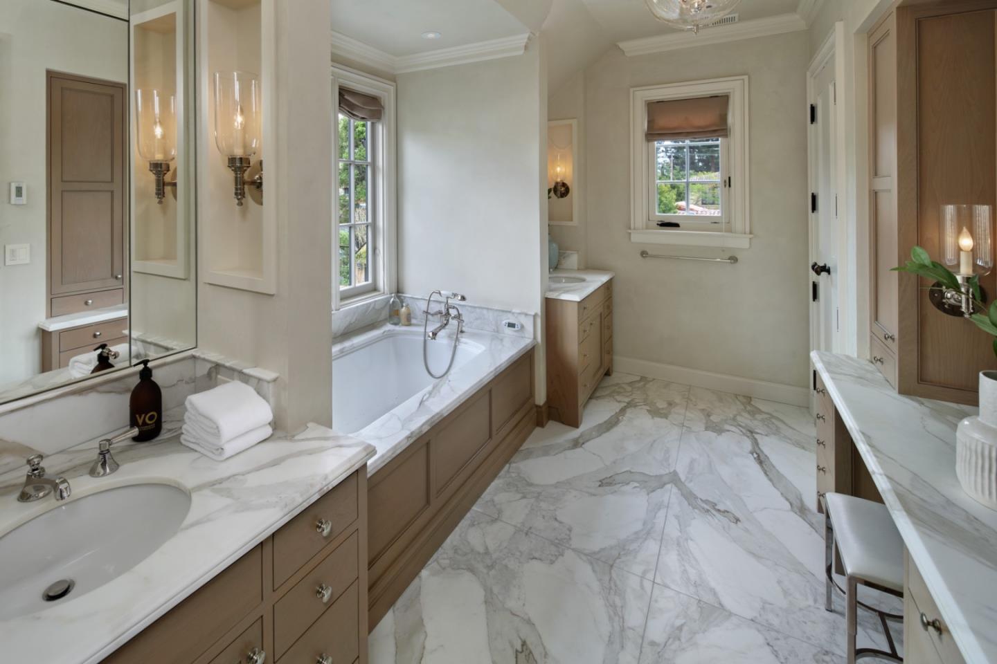Detail Gallery Image 13 of 26 For 444 Tennyson Ave, Palo Alto,  CA 94301 - 5 Beds | 6/2 Baths