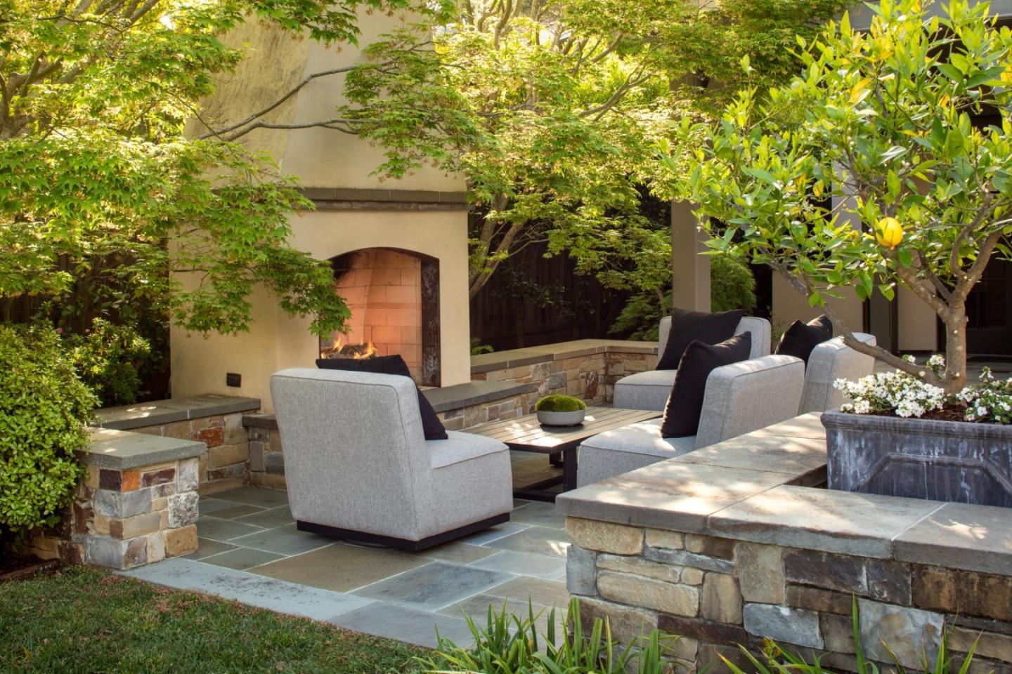 Detail Gallery Image 23 of 26 For 444 Tennyson Ave, Palo Alto,  CA 94301 - 5 Beds | 6/2 Baths