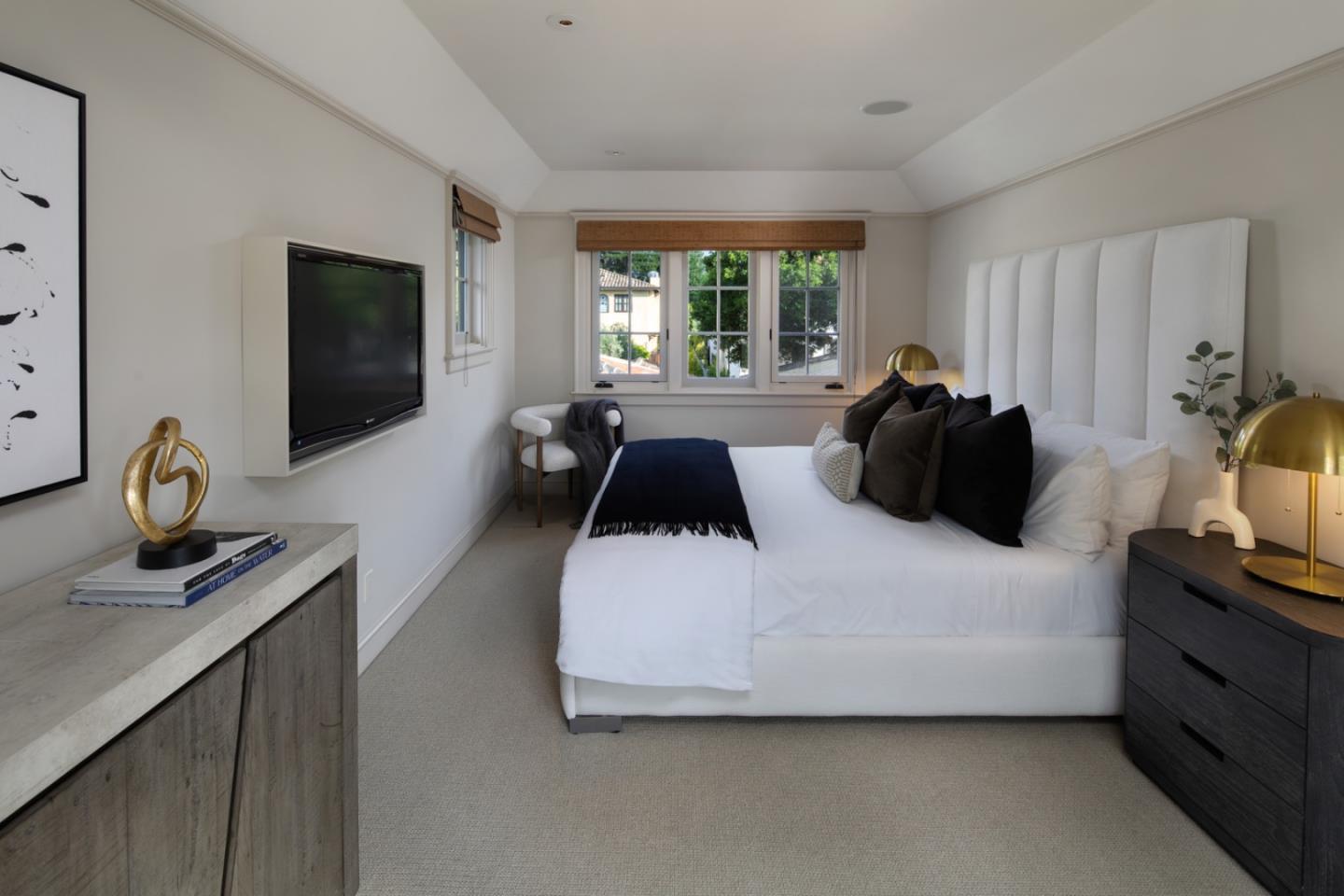 Detail Gallery Image 25 of 26 For 444 Tennyson Ave, Palo Alto,  CA 94301 - 5 Beds | 6/2 Baths