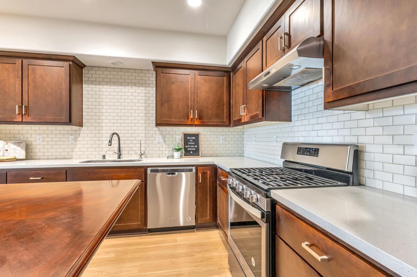 Detail Gallery Image 14 of 61 For 37634 Cape Cod Rd, Newark,  CA 94560 - 4 Beds | 3/1 Baths