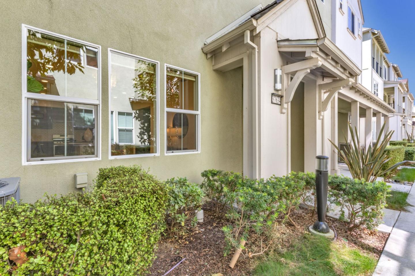 Detail Gallery Image 2 of 61 For 37634 Cape Cod Rd, Newark,  CA 94560 - 4 Beds | 3/1 Baths