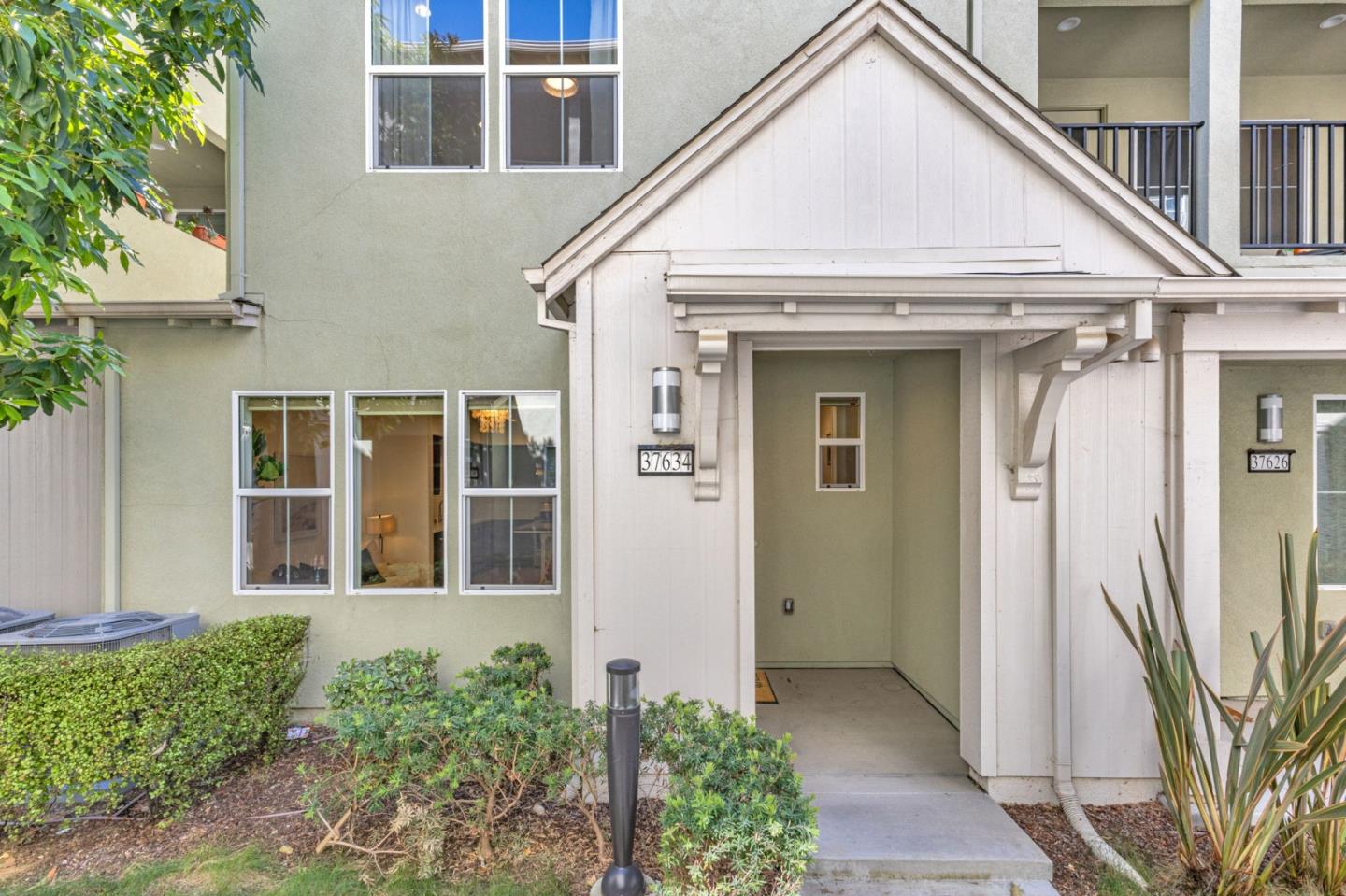Detail Gallery Image 5 of 61 For 37634 Cape Cod Rd, Newark,  CA 94560 - 4 Beds | 3/1 Baths