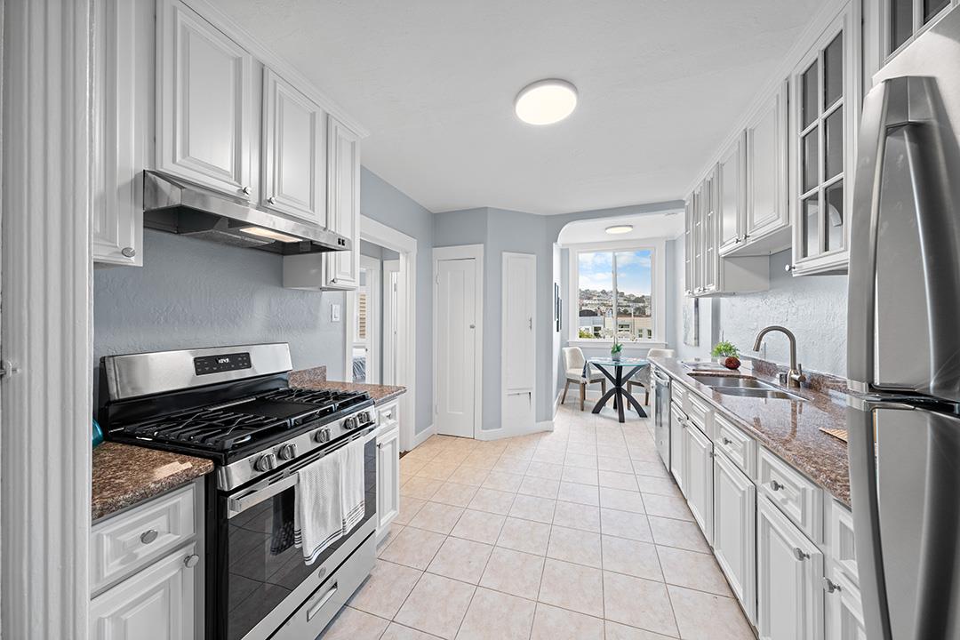 Detail Gallery Image 12 of 36 For 454 Ellington Ave, San Francisco,  CA 94112 - 2 Beds | 1/2 Baths