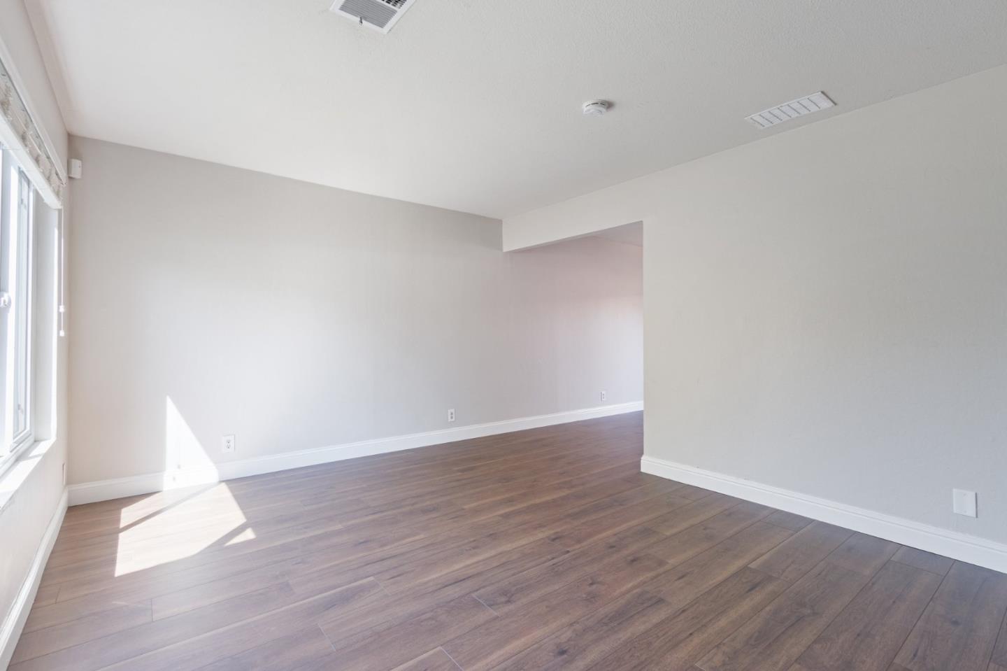 Detail Gallery Image 15 of 41 For 1810 Queen Victoria Way, San Jose,  CA 95132 - 2 Beds | 1/1 Baths