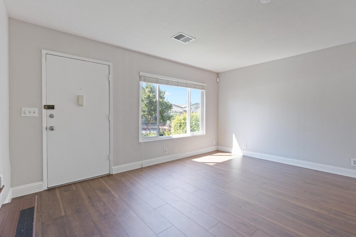 Detail Gallery Image 18 of 41 For 1810 Queen Victoria Way, San Jose,  CA 95132 - 2 Beds | 1/1 Baths