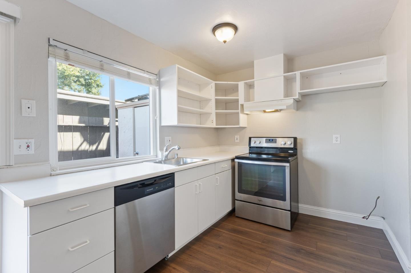 Detail Gallery Image 24 of 41 For 1810 Queen Victoria Way, San Jose,  CA 95132 - 2 Beds | 1/1 Baths