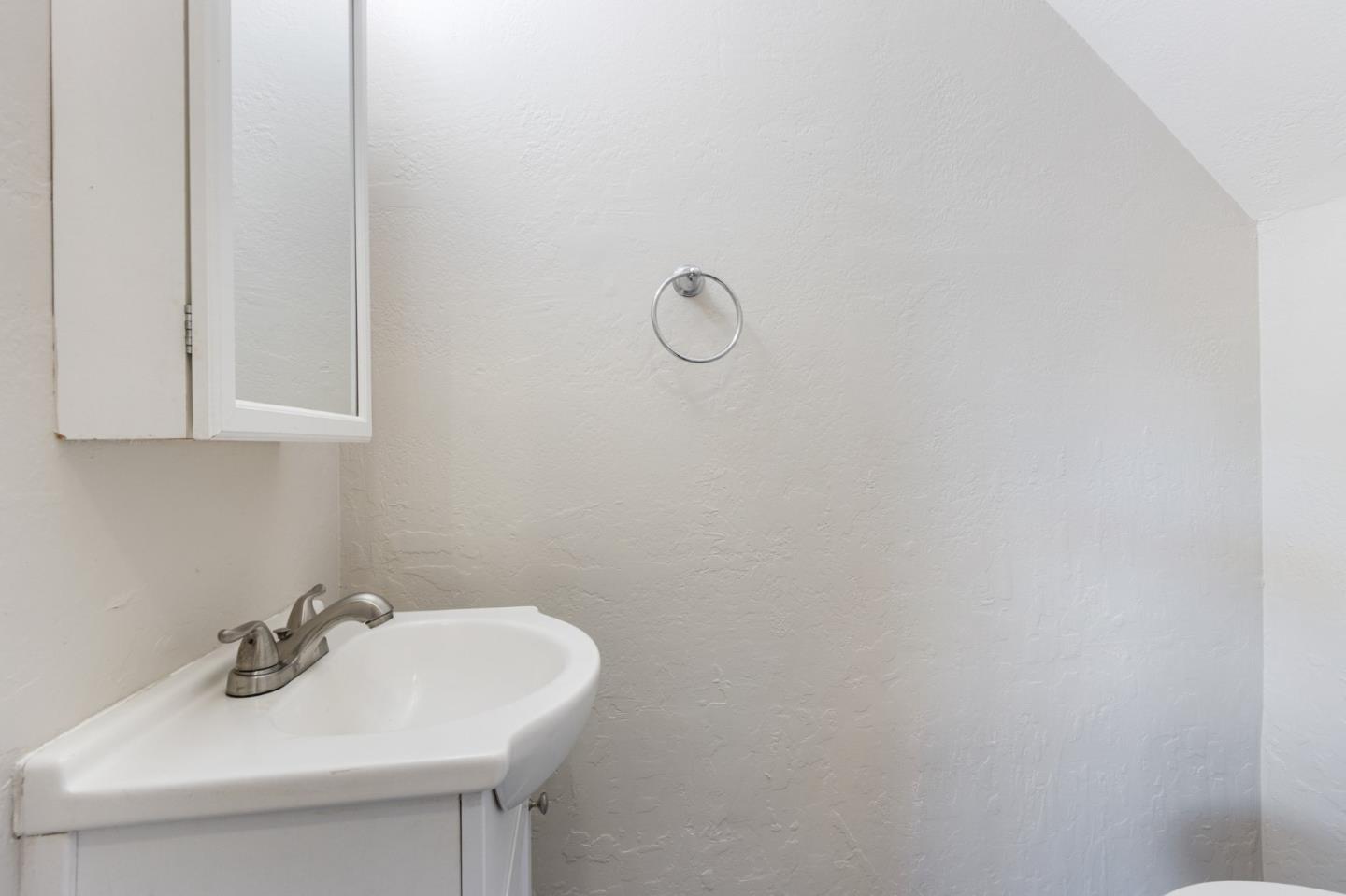Detail Gallery Image 25 of 41 For 1810 Queen Victoria Way, San Jose,  CA 95132 - 2 Beds | 1/1 Baths