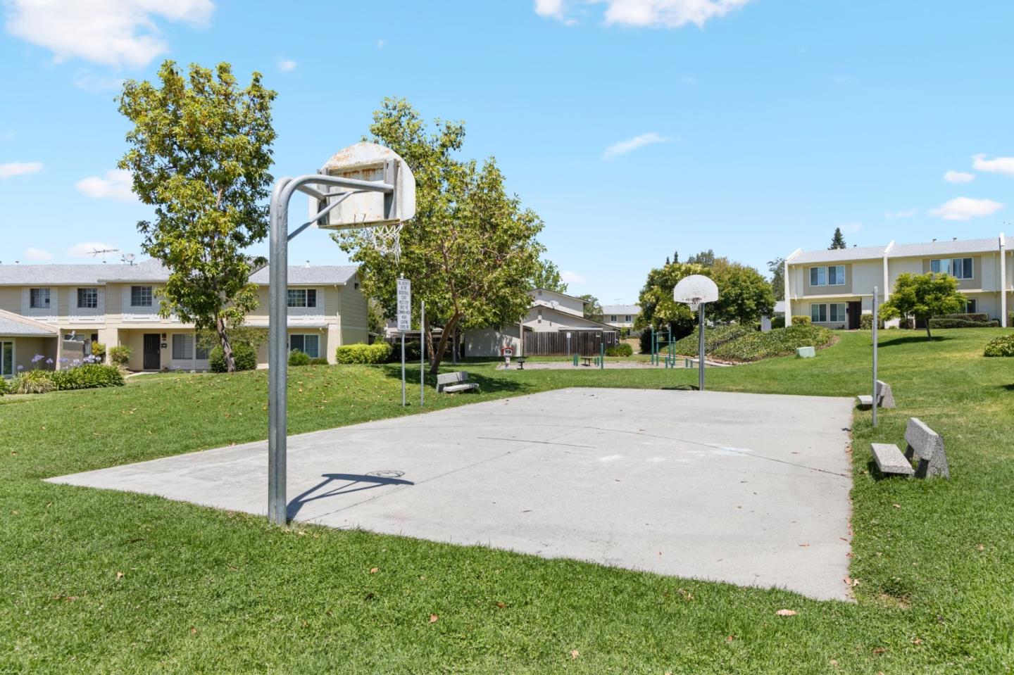 Detail Gallery Image 36 of 41 For 1810 Queen Victoria Way, San Jose,  CA 95132 - 2 Beds | 1/1 Baths