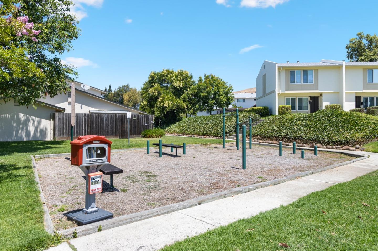 Detail Gallery Image 37 of 41 For 1810 Queen Victoria Way, San Jose,  CA 95132 - 2 Beds | 1/1 Baths