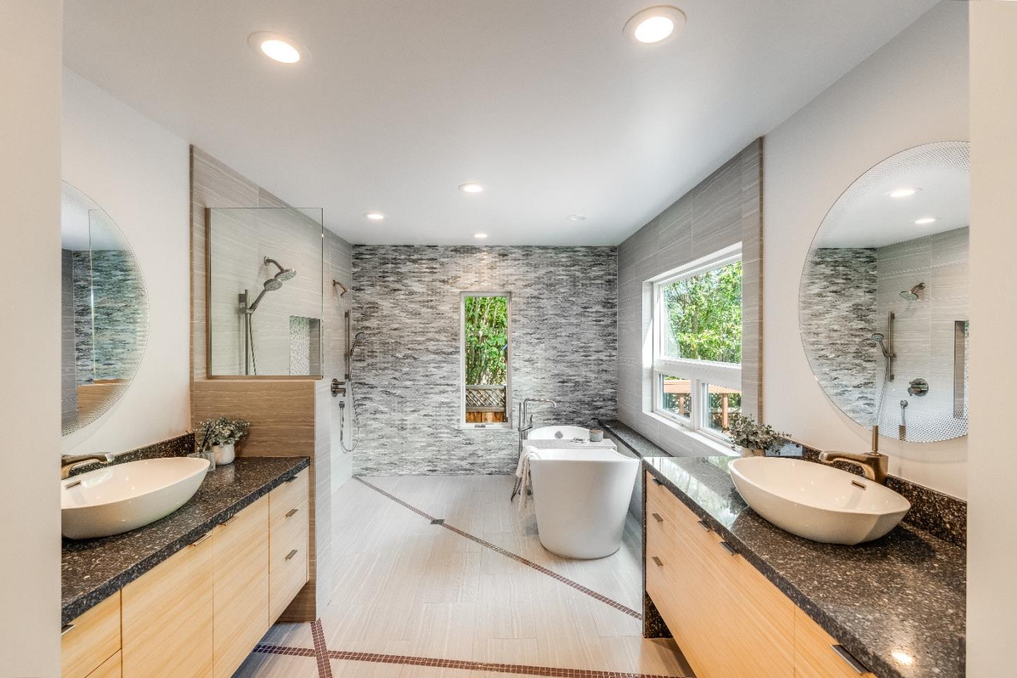 Detail Gallery Image 20 of 55 For 3920 Lakemead Way, Redwood City,  CA 94062 - 5 Beds | 4/1 Baths
