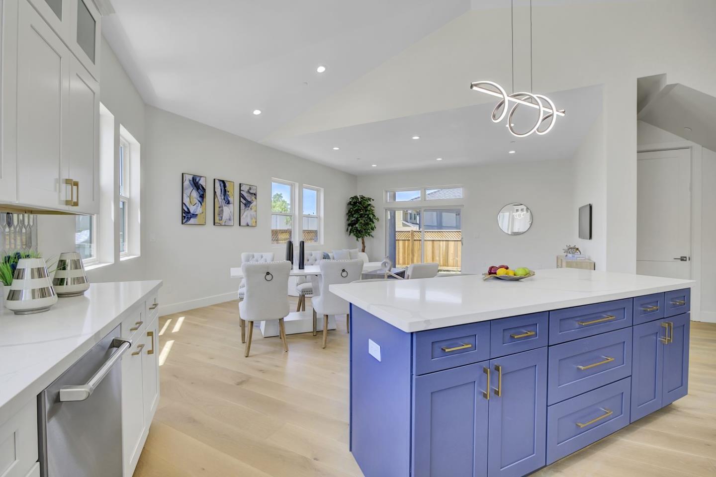 Detail Gallery Image 13 of 52 For 3805 Bobwhite Ter, Fremont,  CA 94555 - 4 Beds | 3 Baths