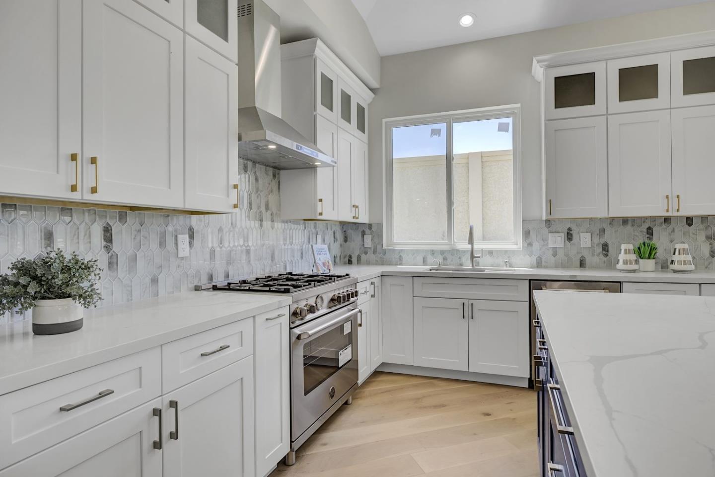 Detail Gallery Image 14 of 52 For 3805 Bobwhite Ter, Fremont,  CA 94555 - 4 Beds | 3 Baths