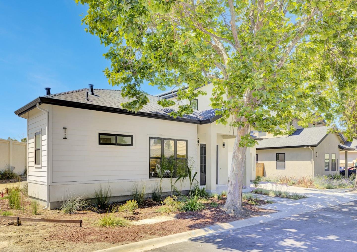 Detail Gallery Image 5 of 52 For 3805 Bobwhite Ter, Fremont,  CA 94555 - 4 Beds | 3 Baths