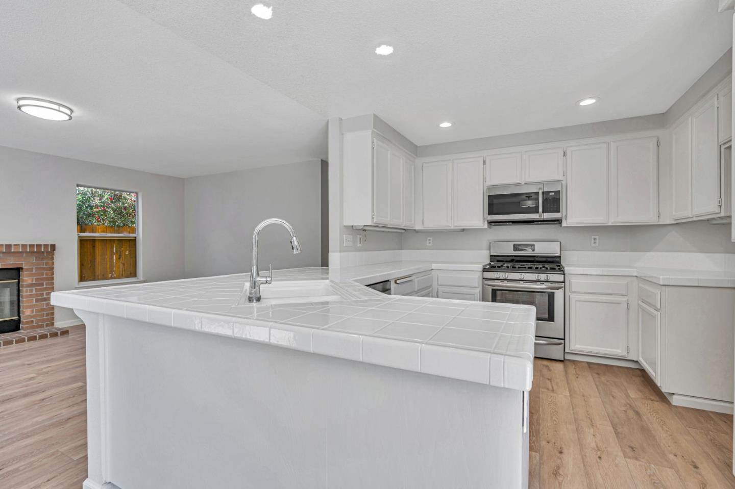Detail Gallery Image 17 of 48 For 4204 Amargosa Dr, Antioch,  CA 94531 - 5 Beds | 3 Baths