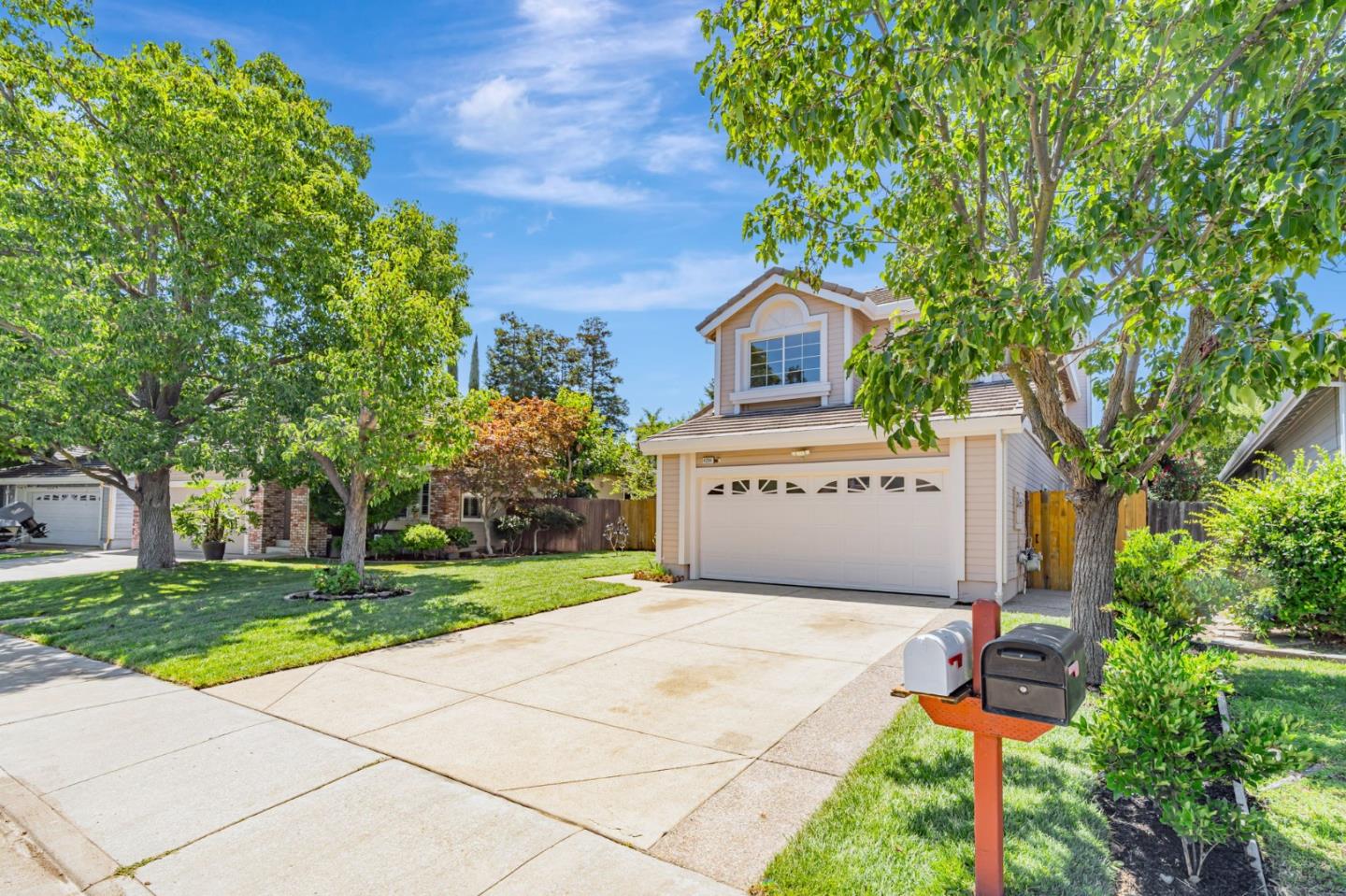 Detail Gallery Image 3 of 48 For 4204 Amargosa Dr, Antioch,  CA 94531 - 5 Beds | 3 Baths