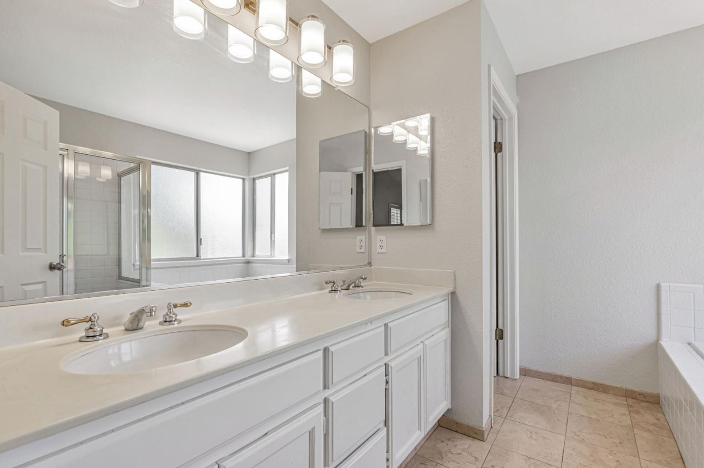 Detail Gallery Image 31 of 48 For 4204 Amargosa Dr, Antioch,  CA 94531 - 5 Beds | 3 Baths
