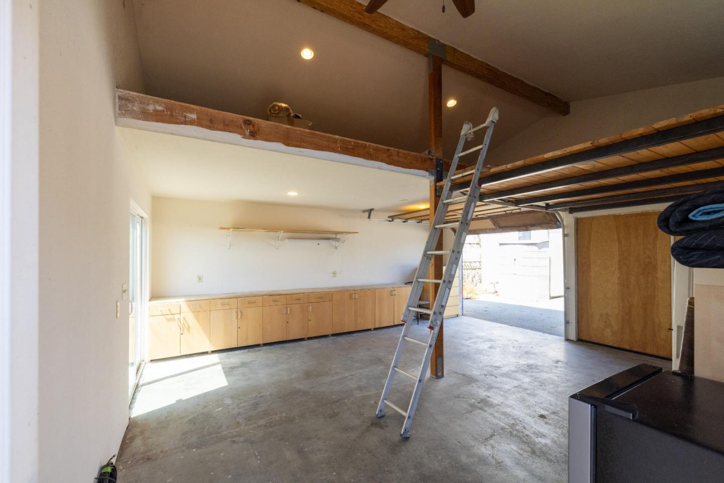 Detail Gallery Image 29 of 31 For 1325 Circle Ave, Seaside,  CA 93955 - 3 Beds | 2 Baths