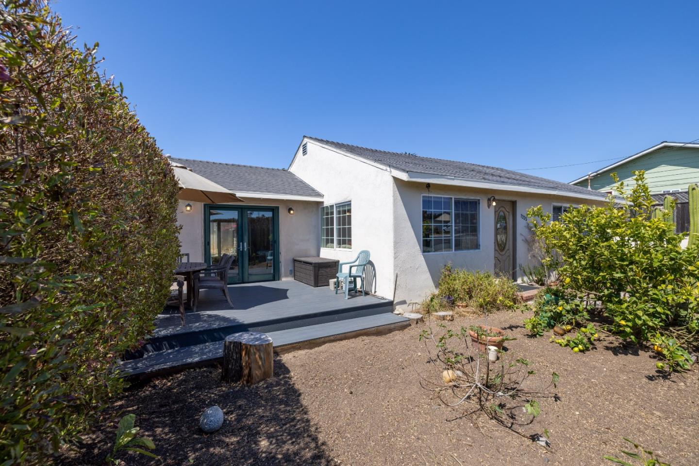 Detail Gallery Image 5 of 31 For 1325 Circle Ave, Seaside,  CA 93955 - 3 Beds | 2 Baths