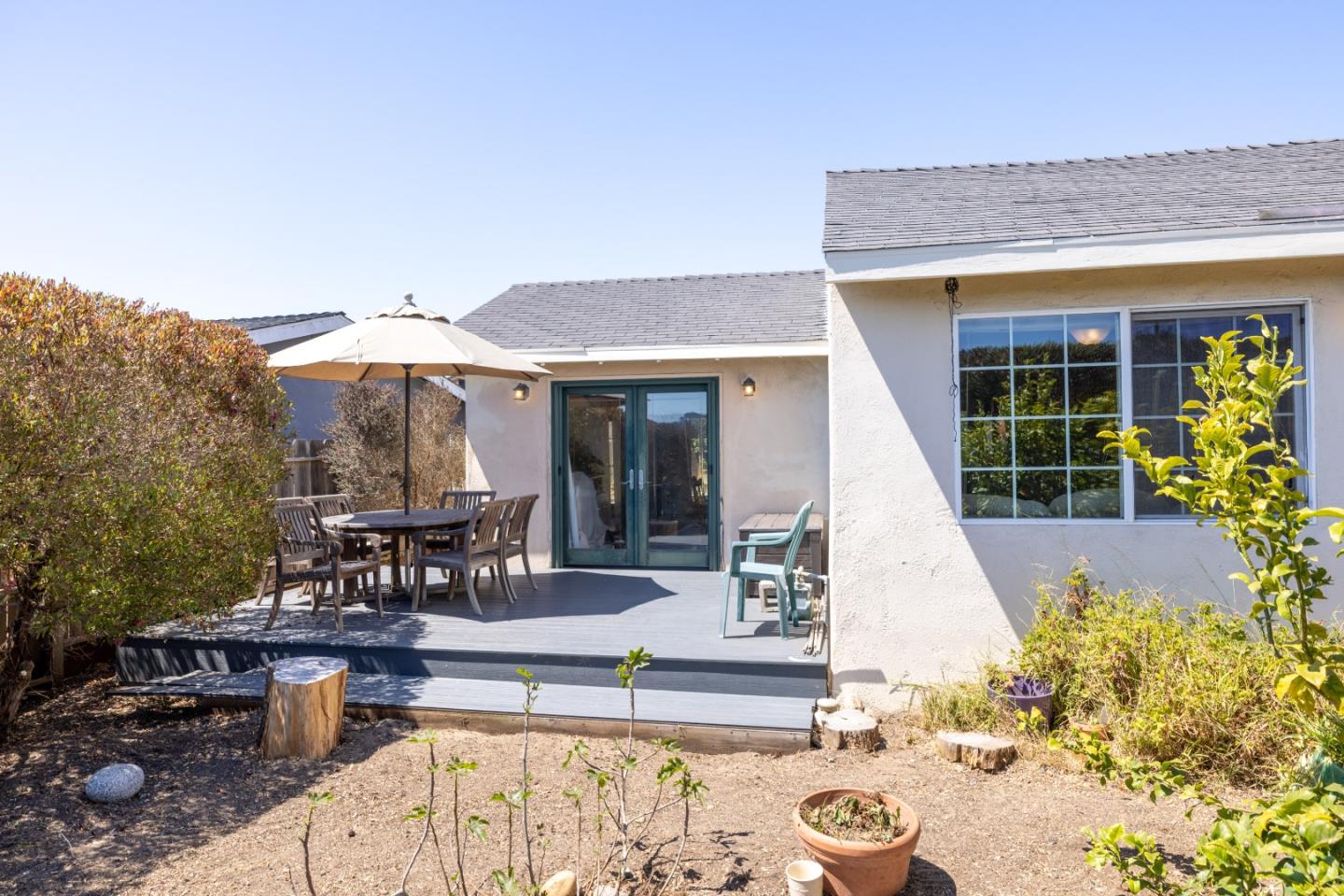 Detail Gallery Image 7 of 31 For 1325 Circle Ave, Seaside,  CA 93955 - 3 Beds | 2 Baths