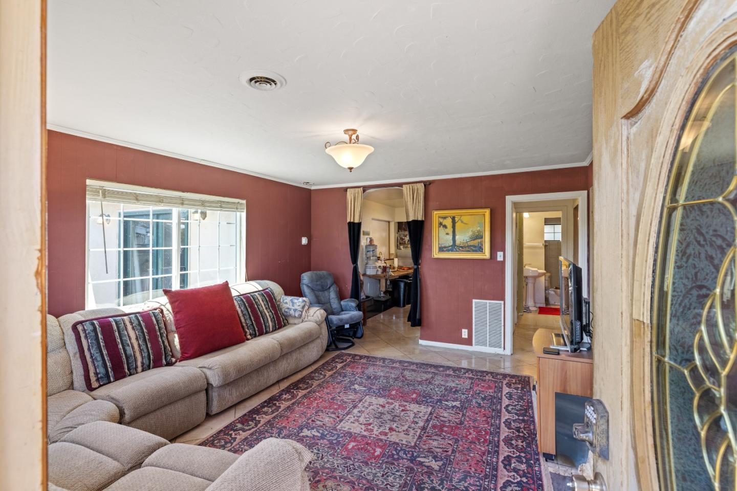 Detail Gallery Image 8 of 31 For 1325 Circle Ave, Seaside,  CA 93955 - 3 Beds | 2 Baths
