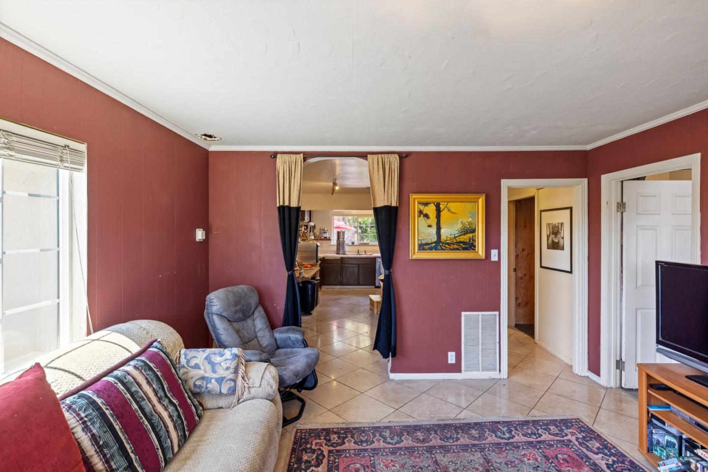 Detail Gallery Image 9 of 31 For 1325 Circle Ave, Seaside,  CA 93955 - 3 Beds | 2 Baths