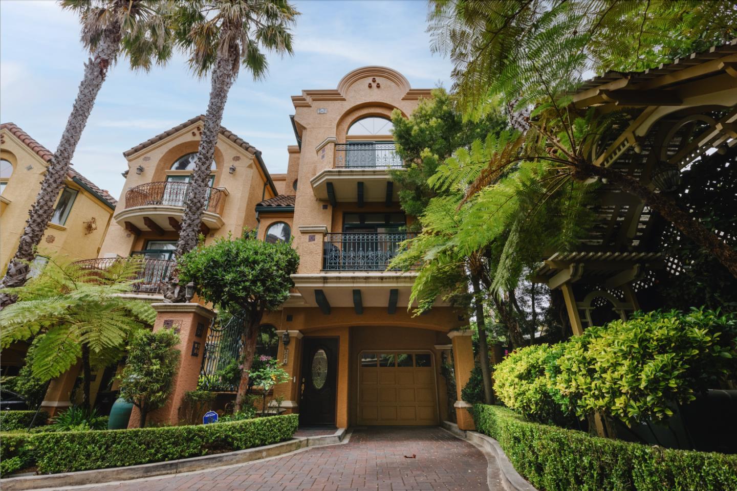 Detail Gallery Image 2 of 41 For 233 Villa Mar Vis, Santa Cruz,  CA 95060 - 3 Beds | 3 Baths
