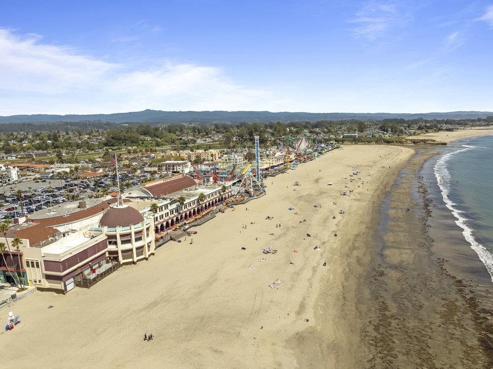 Detail Gallery Image 38 of 41 For 233 Villa Mar Vis, Santa Cruz,  CA 95060 - 3 Beds | 3 Baths