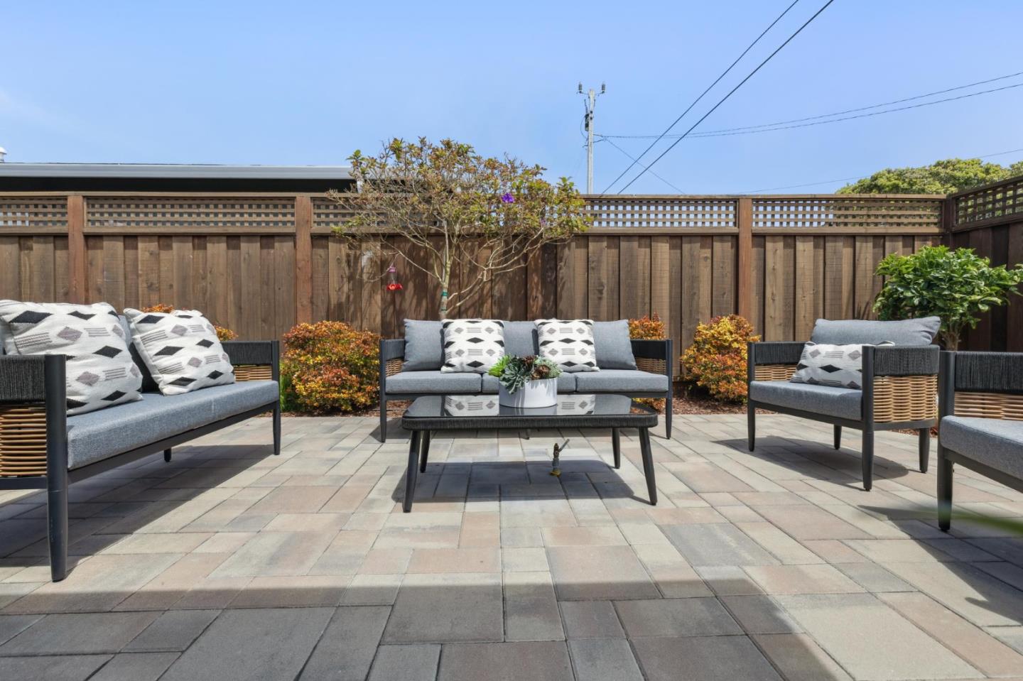 Detail Gallery Image 16 of 23 For 843 First Ave, Half Moon Bay,  CA 94019 - 3 Beds | 2 Baths