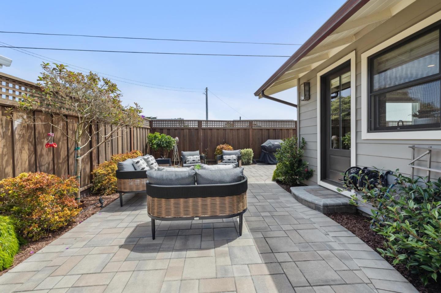 Detail Gallery Image 18 of 23 For 843 First Ave, Half Moon Bay,  CA 94019 - 3 Beds | 2 Baths