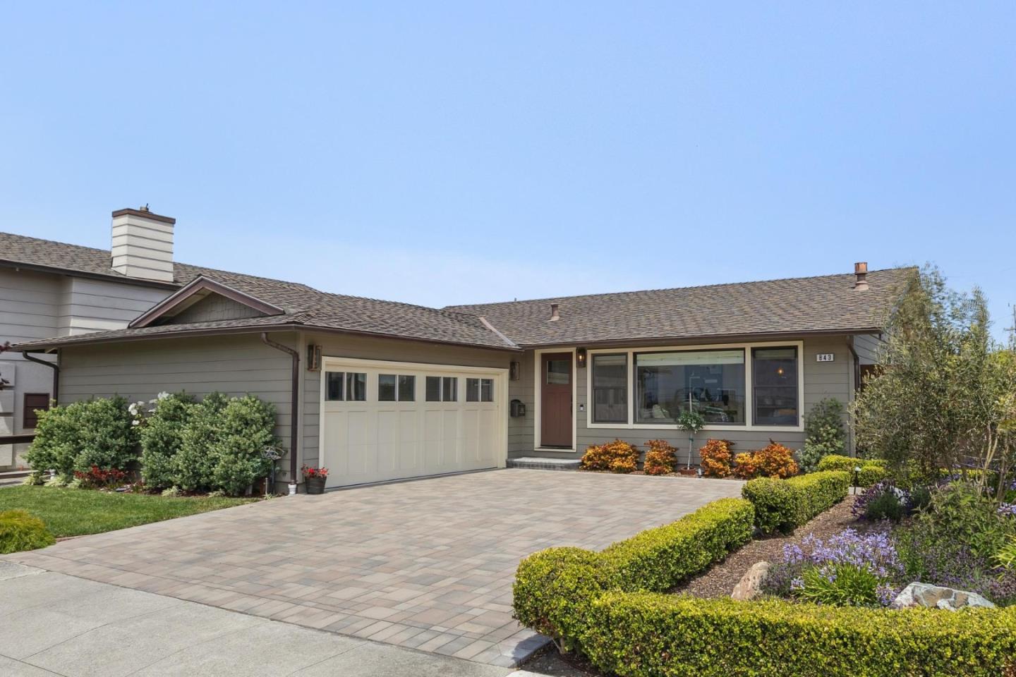 Detail Gallery Image 2 of 23 For 843 First Ave, Half Moon Bay,  CA 94019 - 3 Beds | 2 Baths