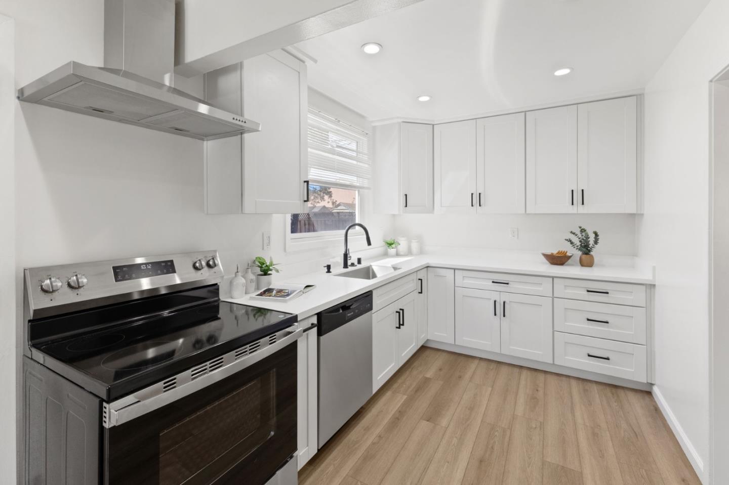 Detail Gallery Image 13 of 27 For 691 Linda Flora St, San Jose,  CA 95127 - 3 Beds | 1 Baths