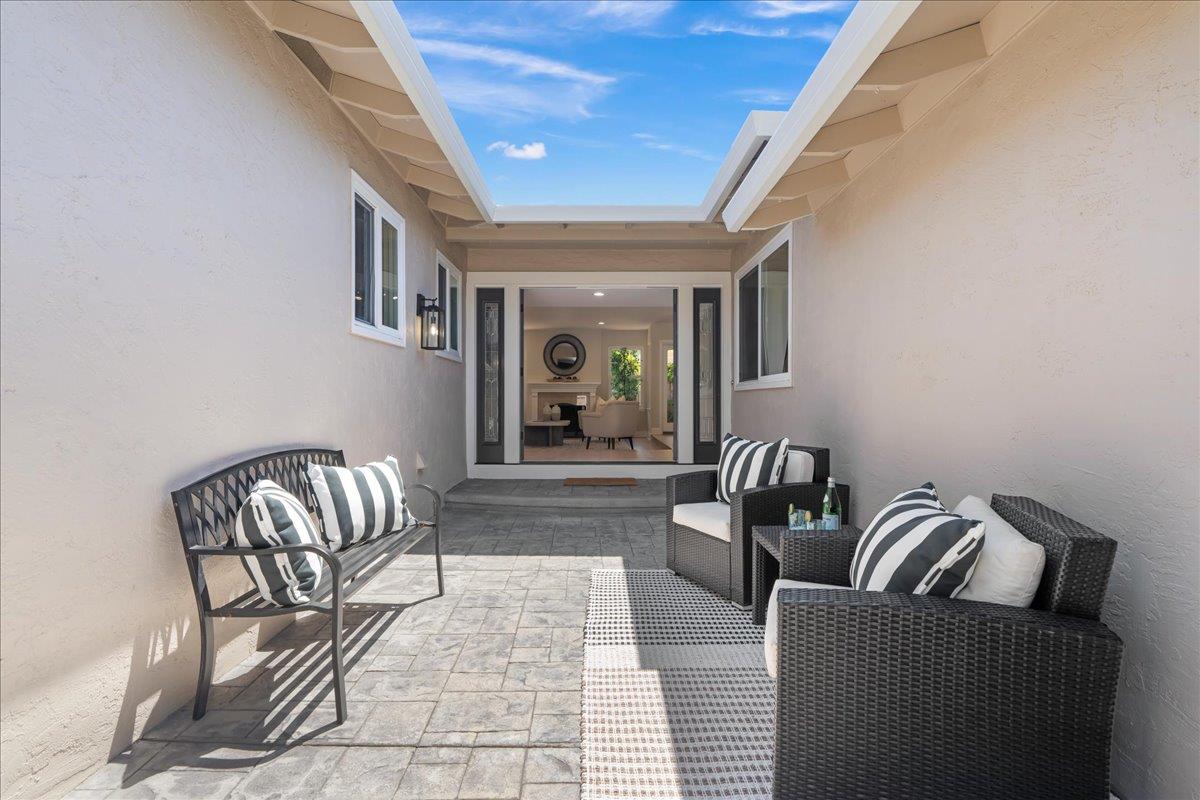Detail Gallery Image 4 of 26 For 1034 Mount Carmel Dr, San Jose,  CA 95120 - 4 Beds | 2 Baths