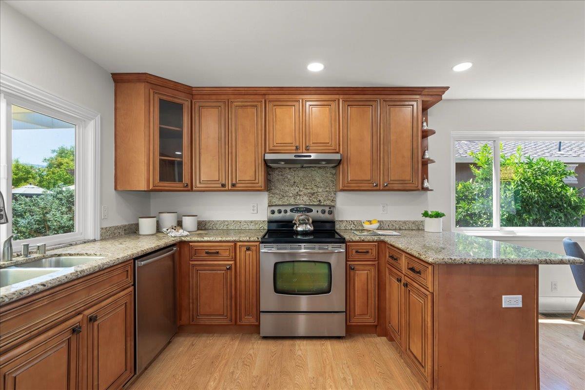 Detail Gallery Image 9 of 26 For 1034 Mount Carmel Dr, San Jose,  CA 95120 - 4 Beds | 2 Baths