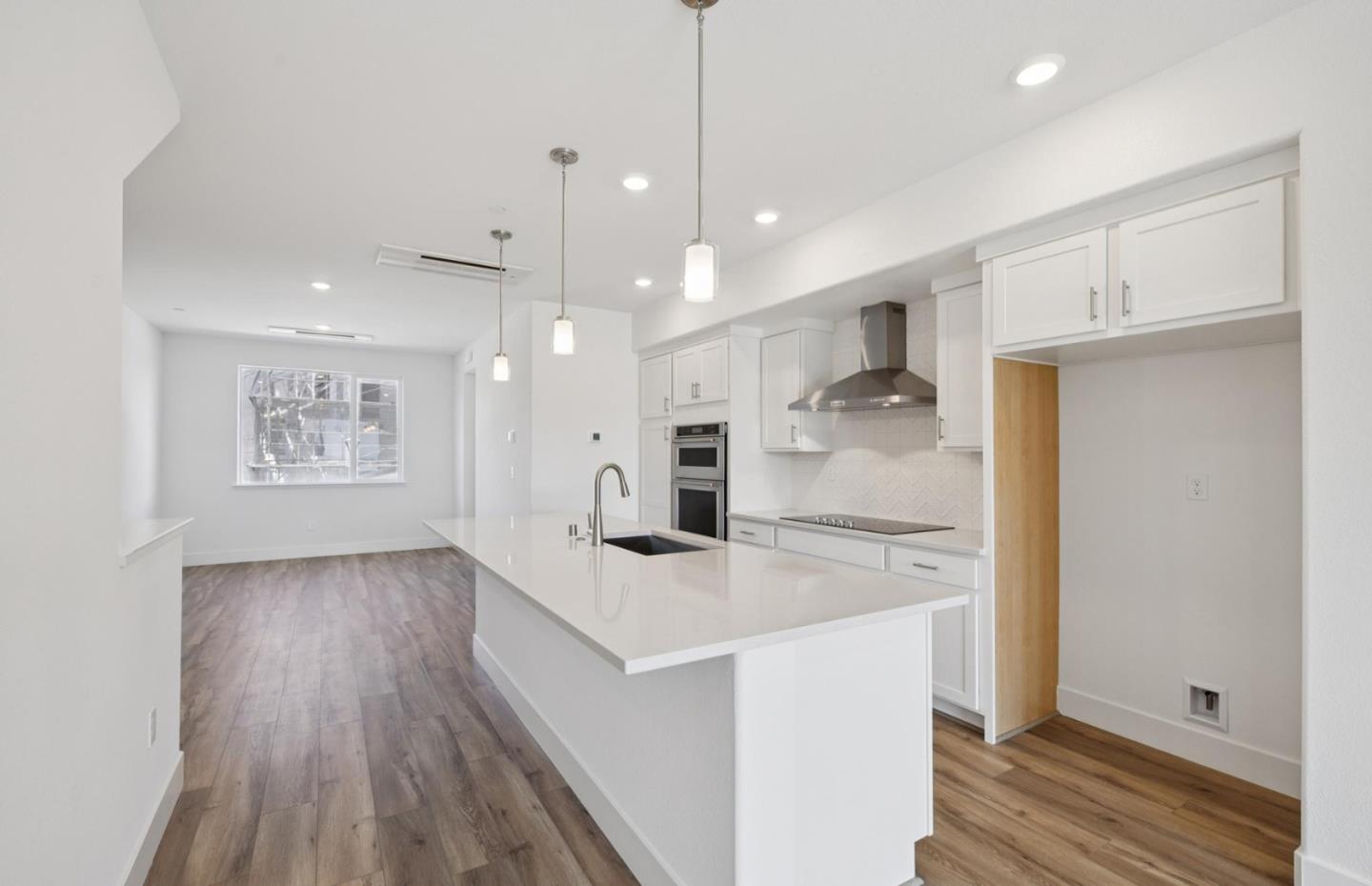 Detail Gallery Image 22 of 47 For 1375 California Cir, Milpitas,  CA 95035 - 3 Beds | 3/1 Baths
