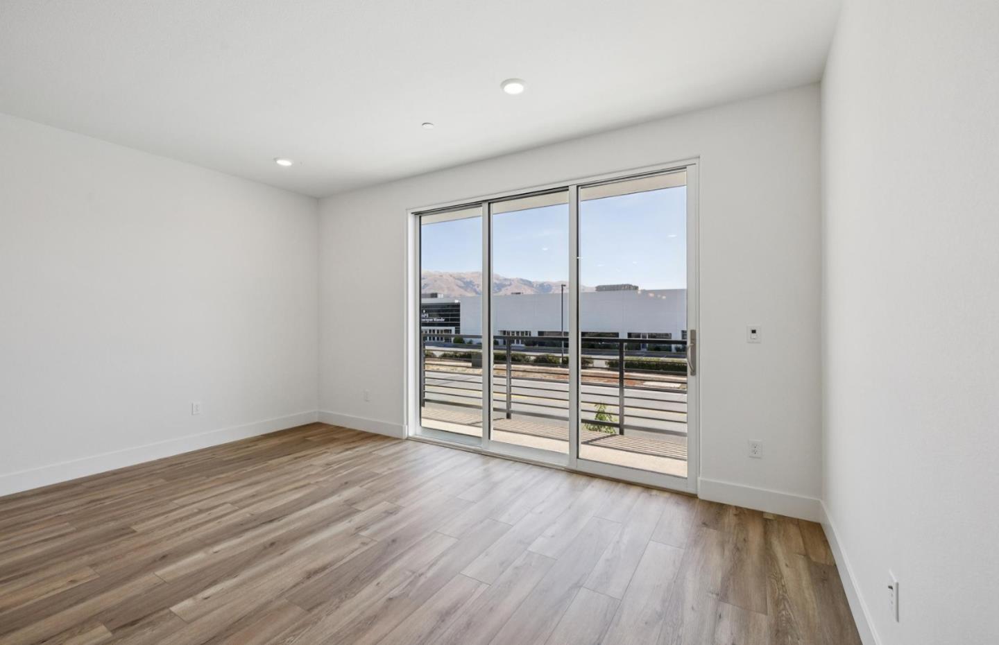 Detail Gallery Image 36 of 47 For 1375 California Cir, Milpitas,  CA 95035 - 3 Beds | 3/1 Baths
