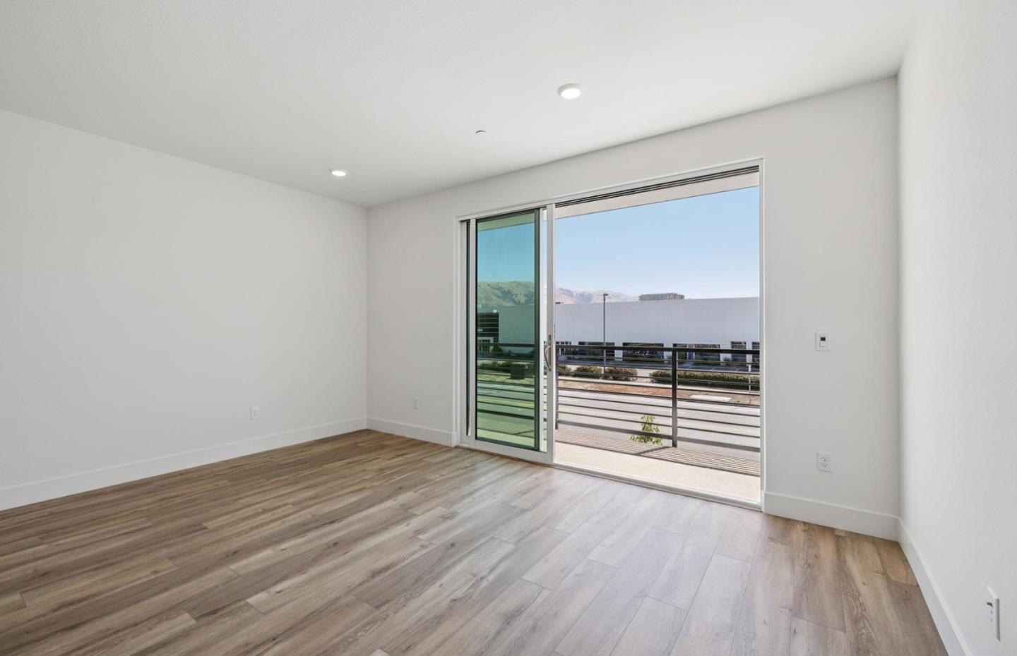 Detail Gallery Image 37 of 47 For 1375 California Cir, Milpitas,  CA 95035 - 3 Beds | 3/1 Baths