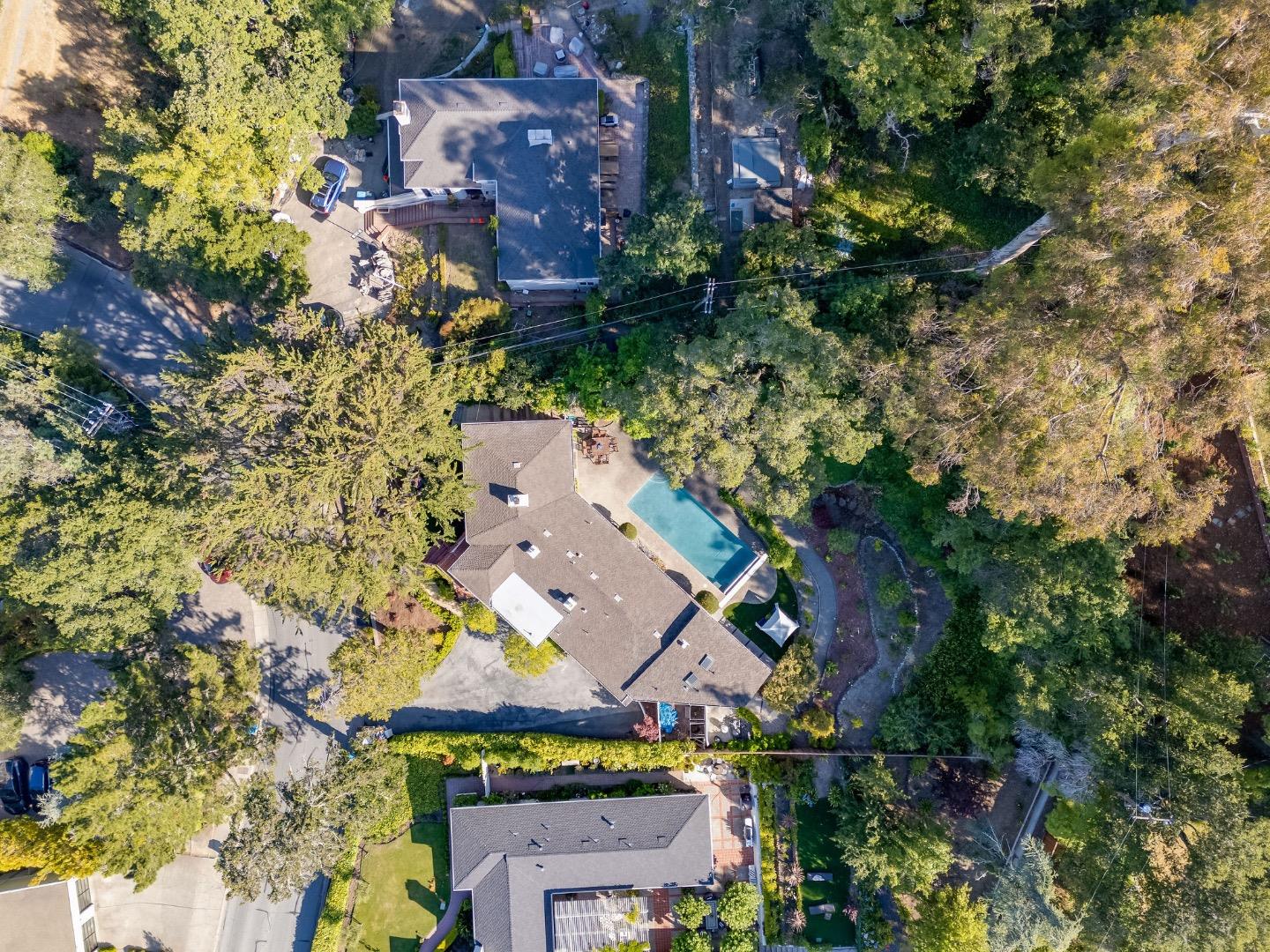 Detail Gallery Image 100 of 102 For 401 Hillsborough Blvd, Hillsborough,  CA 94010 - 4 Beds | 3 Baths