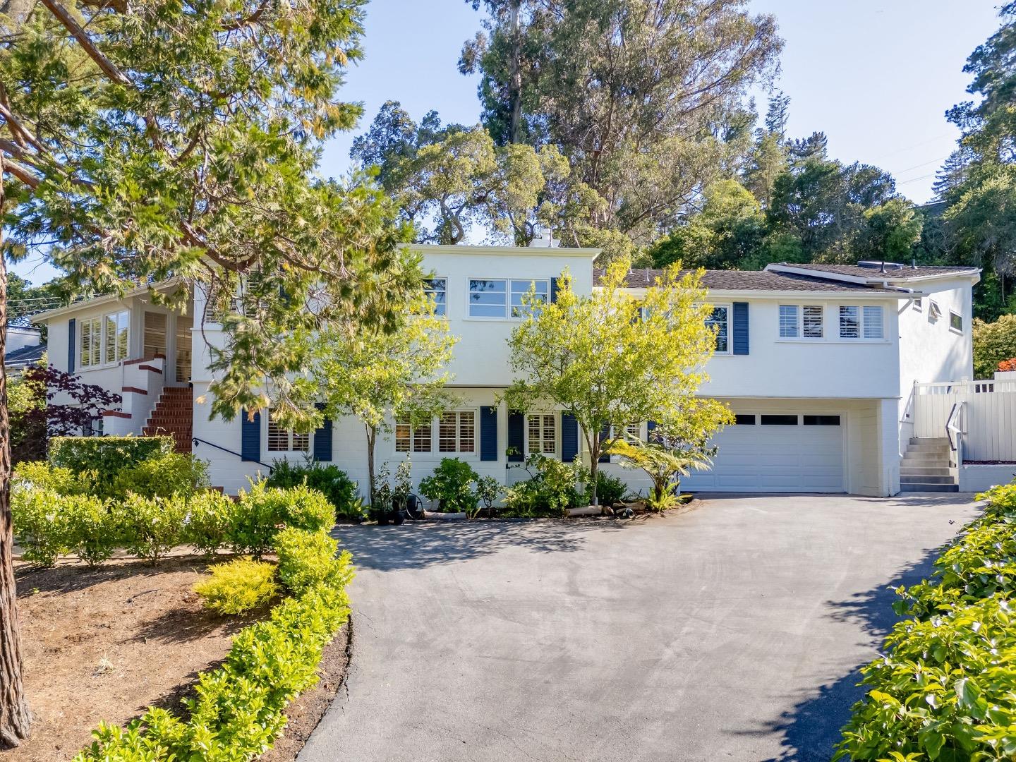 Detail Gallery Image 101 of 102 For 401 Hillsborough Blvd, Hillsborough,  CA 94010 - 4 Beds | 3 Baths